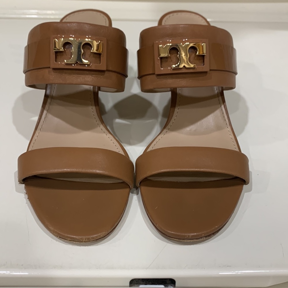 TORY BURCH Gigi Leather Two-Band sandals
